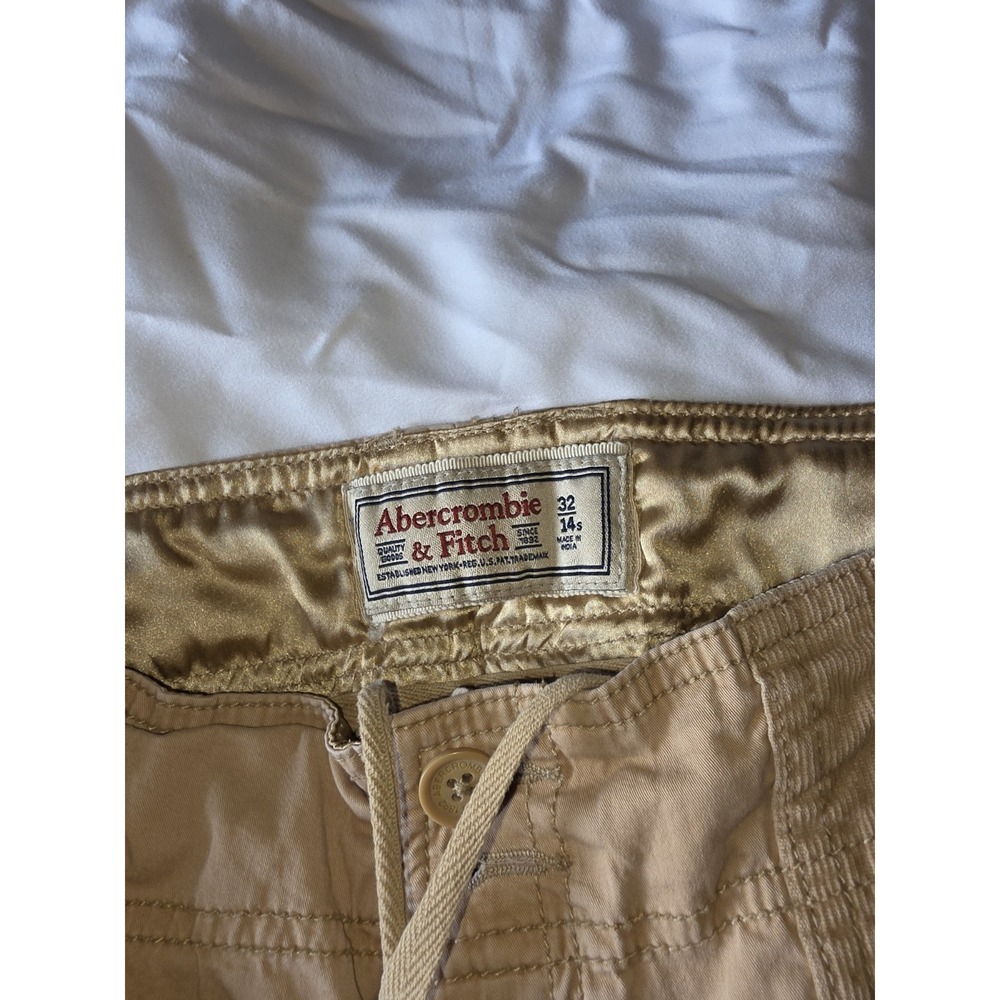 Abercrombie  &FITCH Cargo Pants With Corduroy Pockets And Trim On Bottom Of Leg.